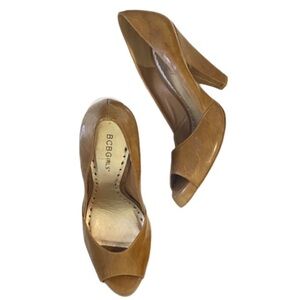 BCBGirls cognac leather chunky peep toe heels 9